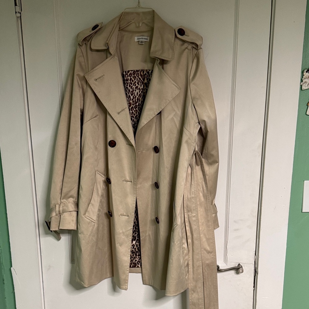 Joan Rivers Beige Trench Coat with Leopard Lining